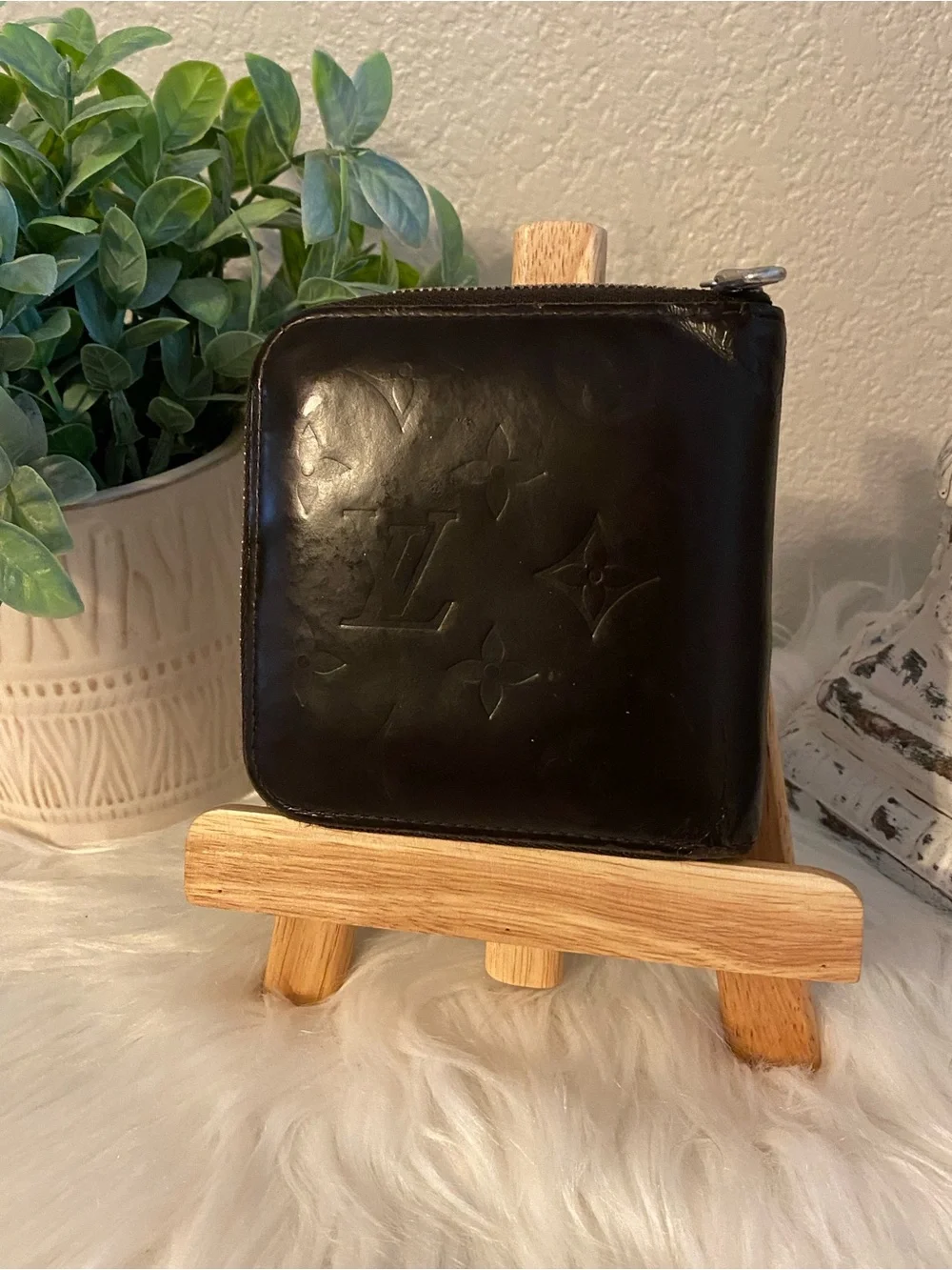 Louis Vuitton compact zip